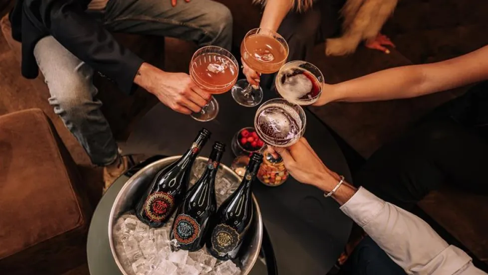 The Rise of Organic Sparkling Tea in the UAE: Refreshing Trend in Beverages